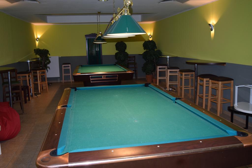 Euroville Jugend- Und Sporthotel Наумбург Екстериор снимка