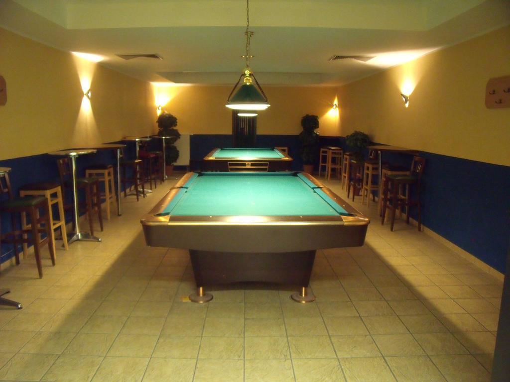 Euroville Jugend- Und Sporthotel Наумбург Екстериор снимка