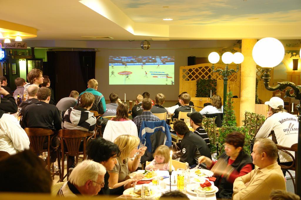 Euroville Jugend- Und Sporthotel Наумбург Екстериор снимка