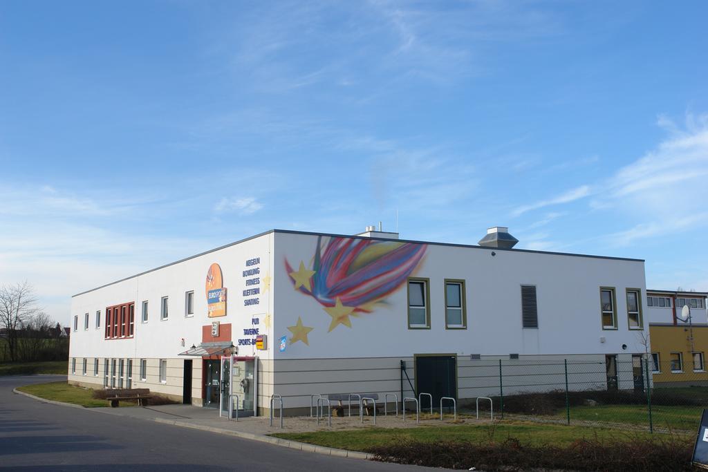 Euroville Jugend- Und Sporthotel Наумбург Екстериор снимка