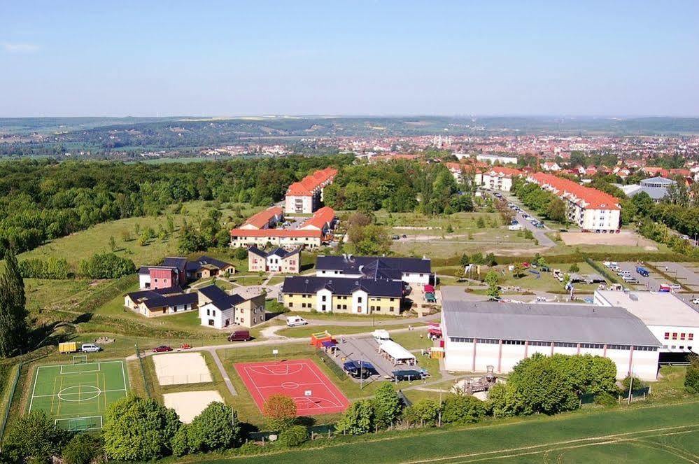 Euroville Jugend- Und Sporthotel Наумбург Екстериор снимка
