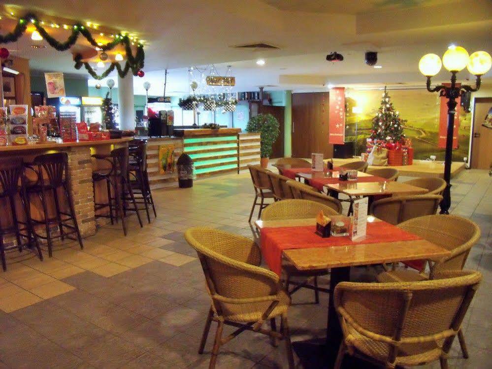Euroville Jugend- Und Sporthotel Наумбург Екстериор снимка